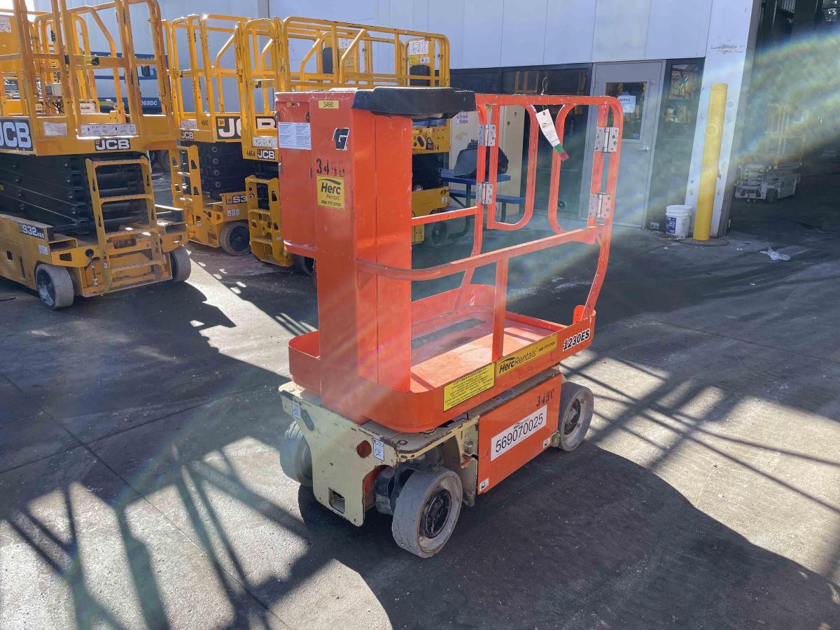 2015 JLG 1230ES