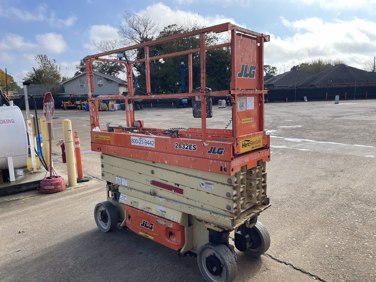 2018 JLG 2632ES-5