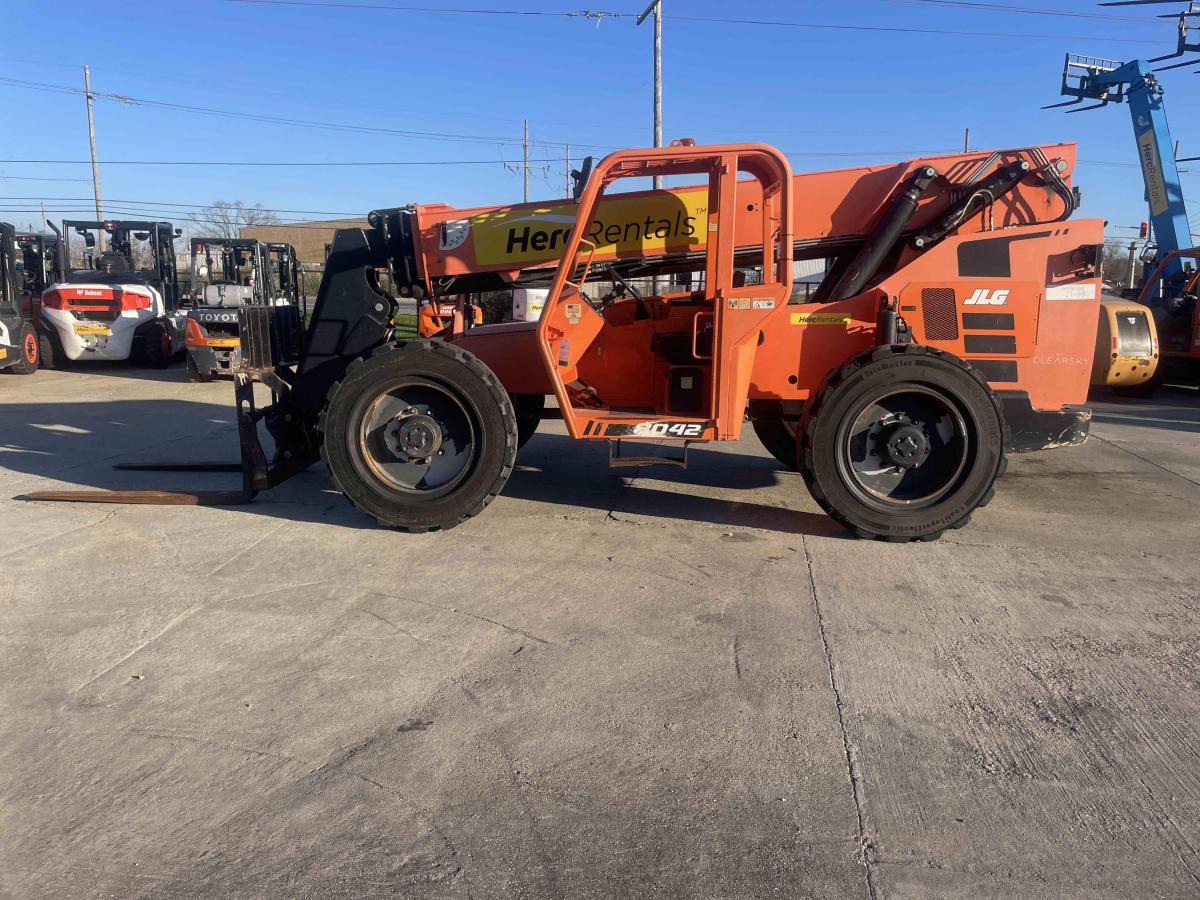 2018 SkyTrak 8042