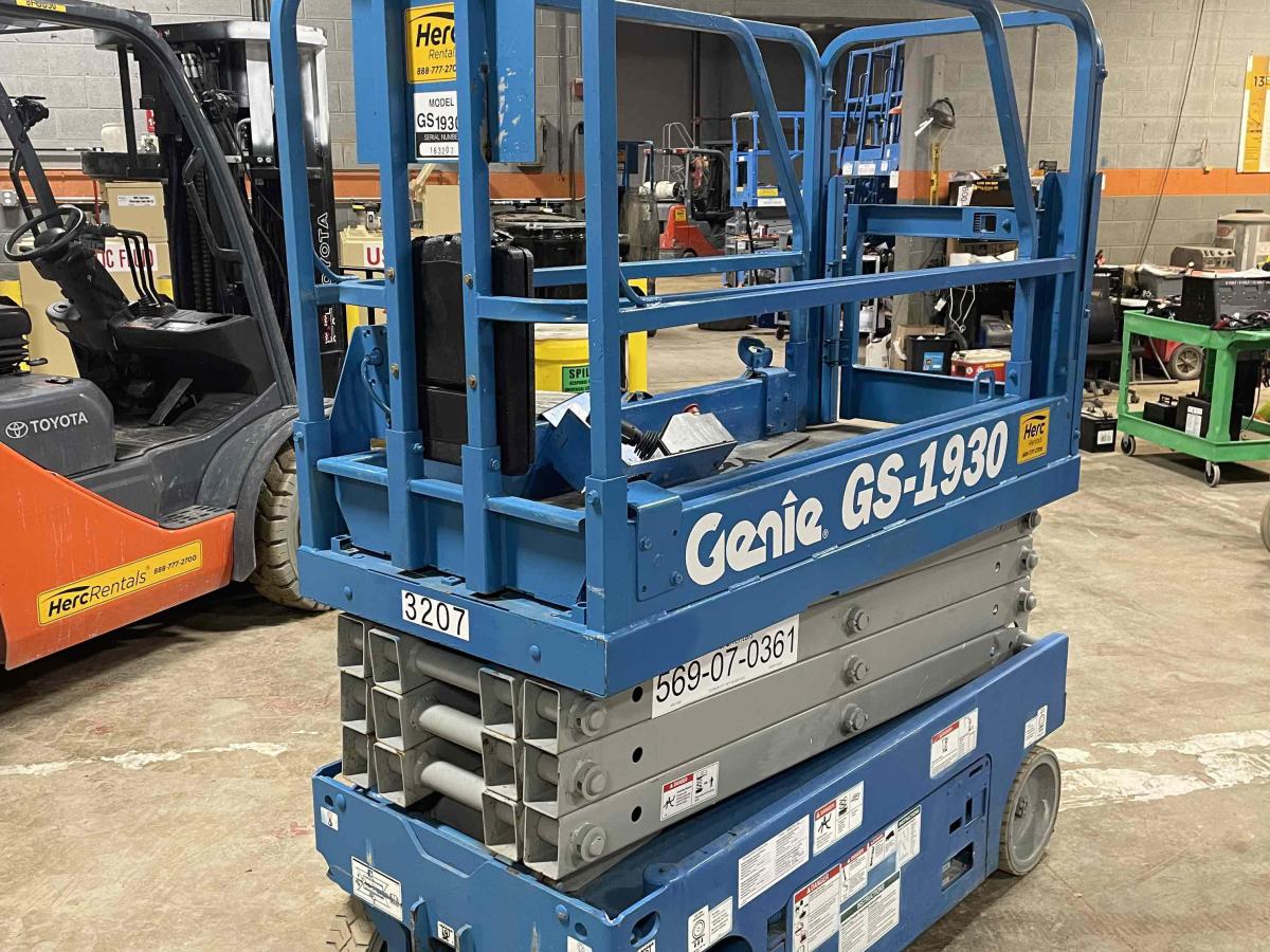 2017 Genie GS-1930