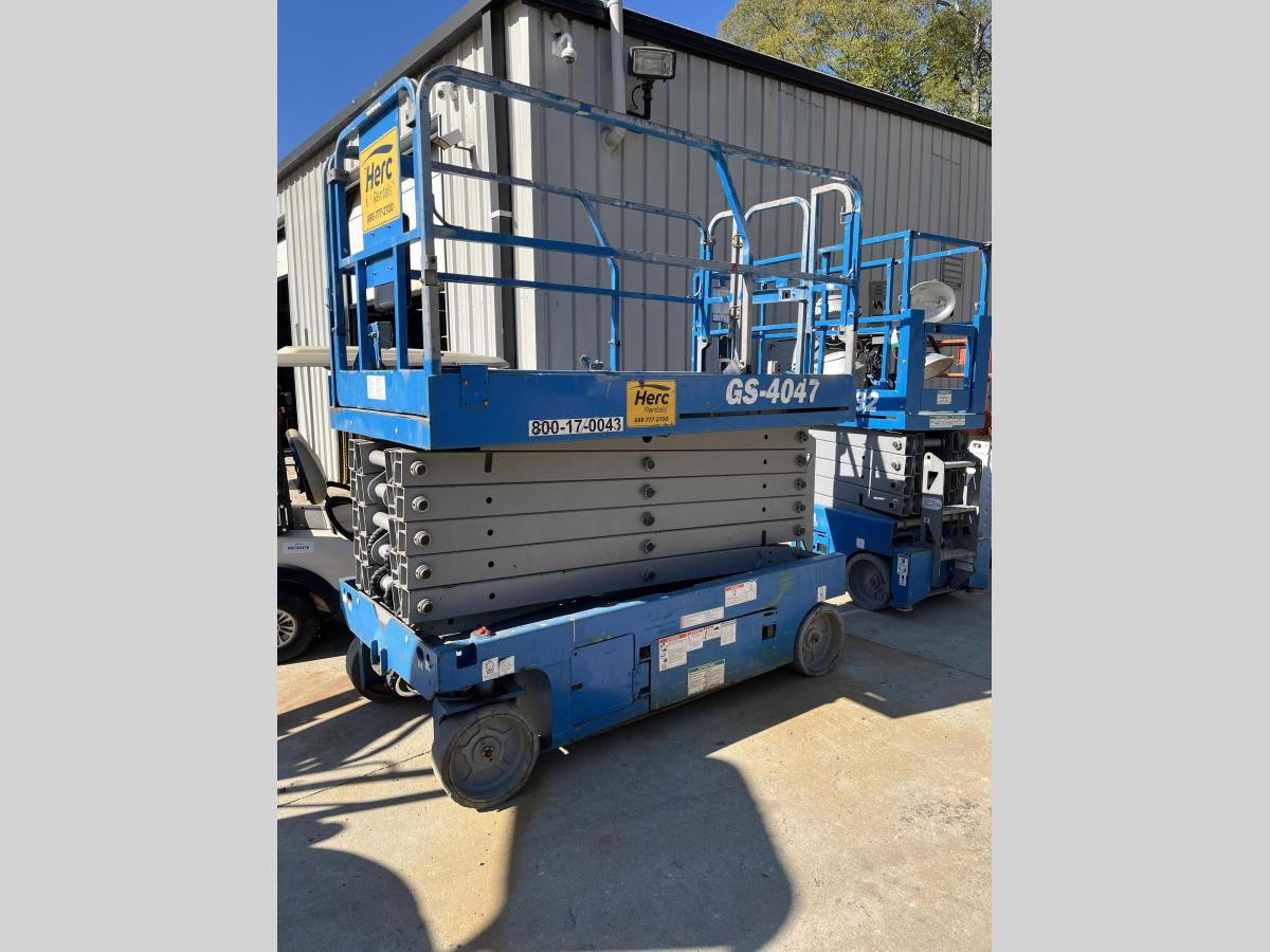 2017 Genie GS-4047