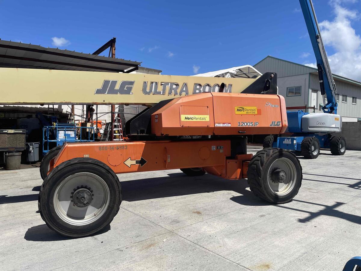2017 JLG 1200SJP-5