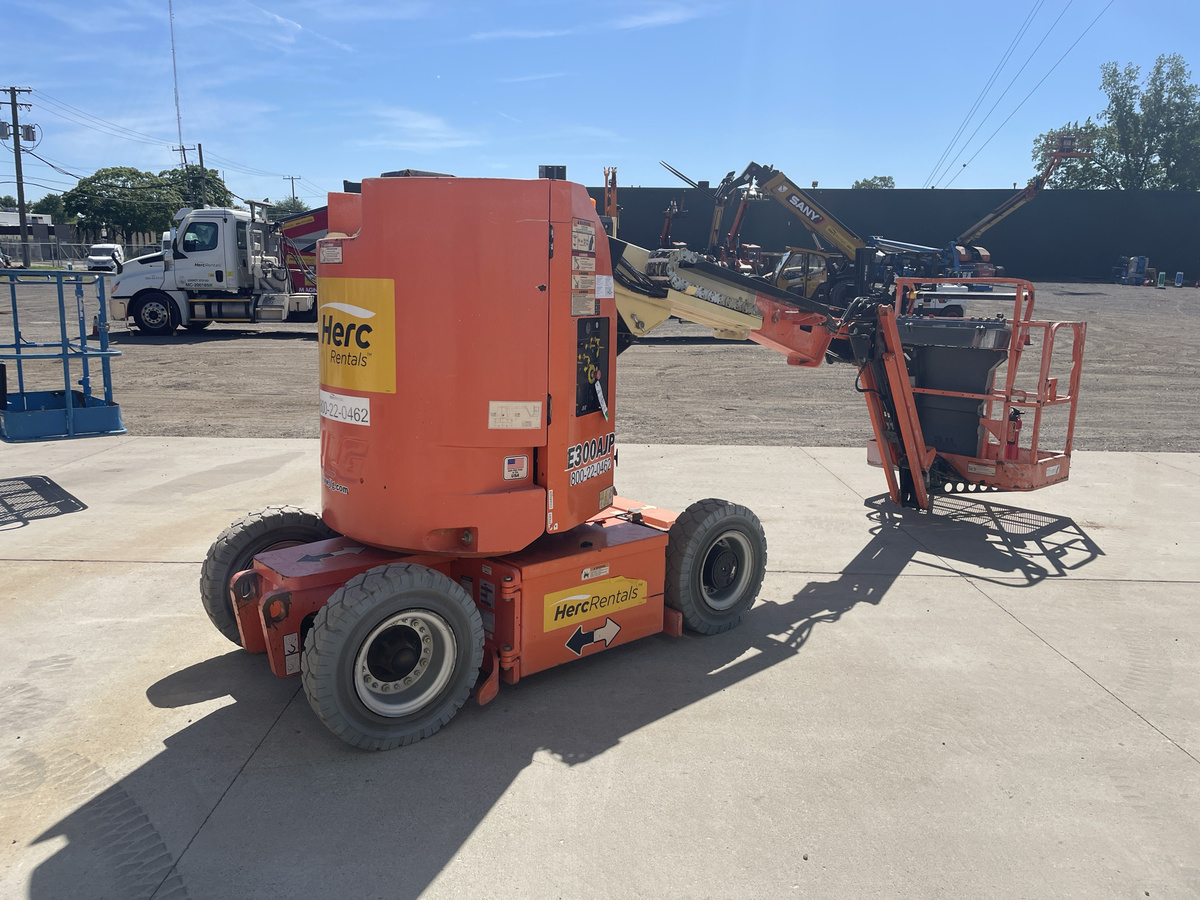 2018 JLG E300AJP-3