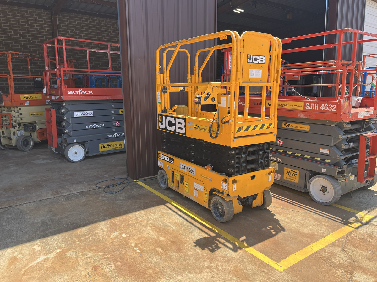2023 JCB S1930E