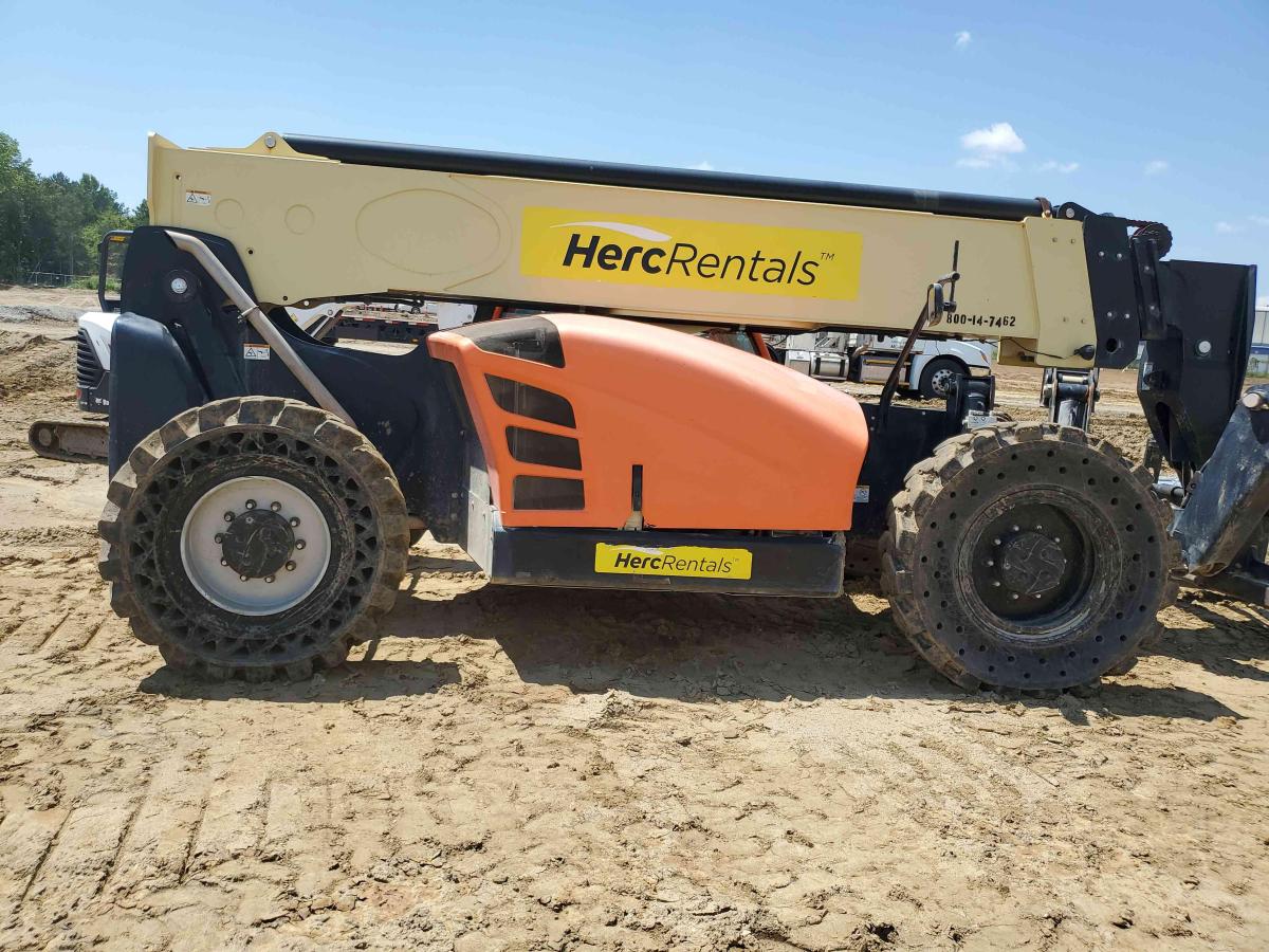 2017 JLG 1255