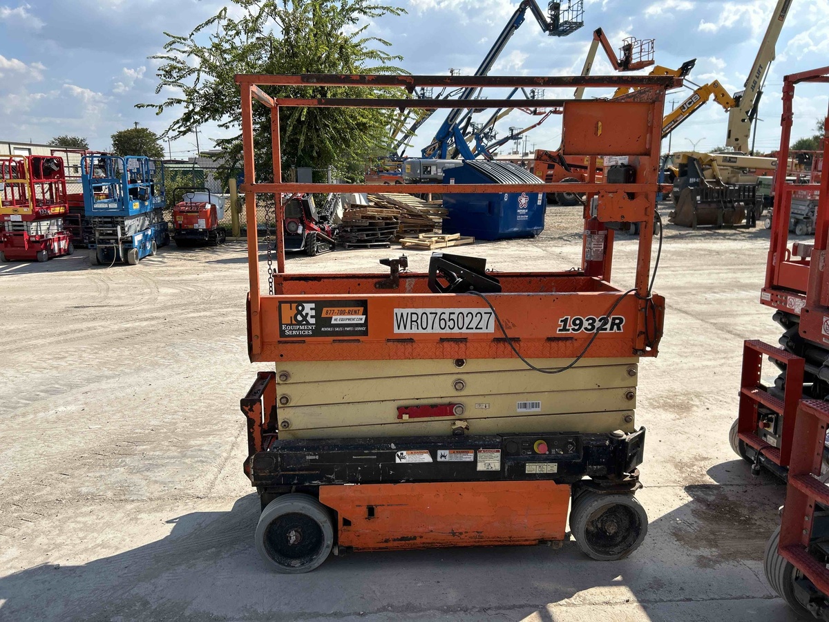 2018 JLG 1932R-5