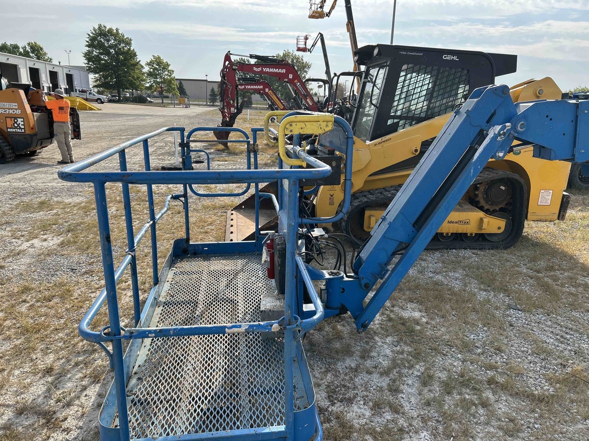2017 Genie S-85-6