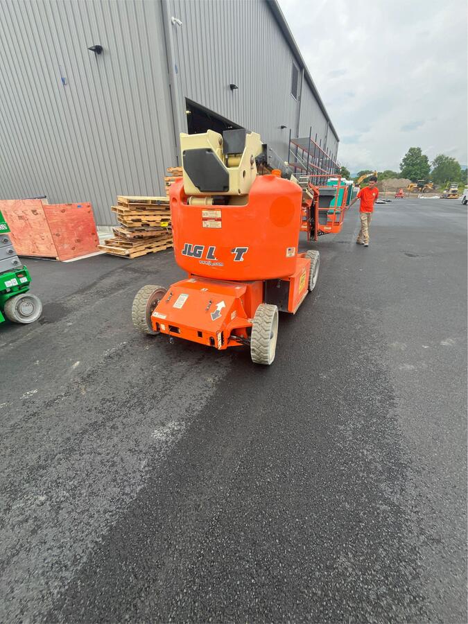 2016 JLG E400AJPN-2