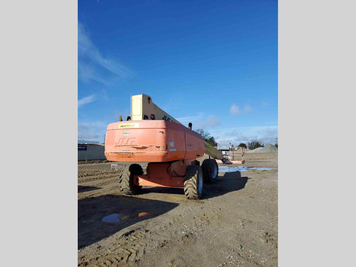 2014 JLG 800S