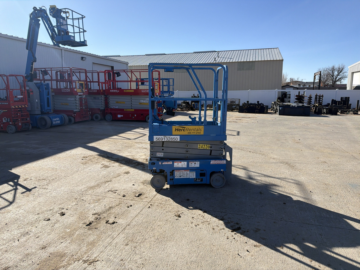 2019 Genie GS1330M