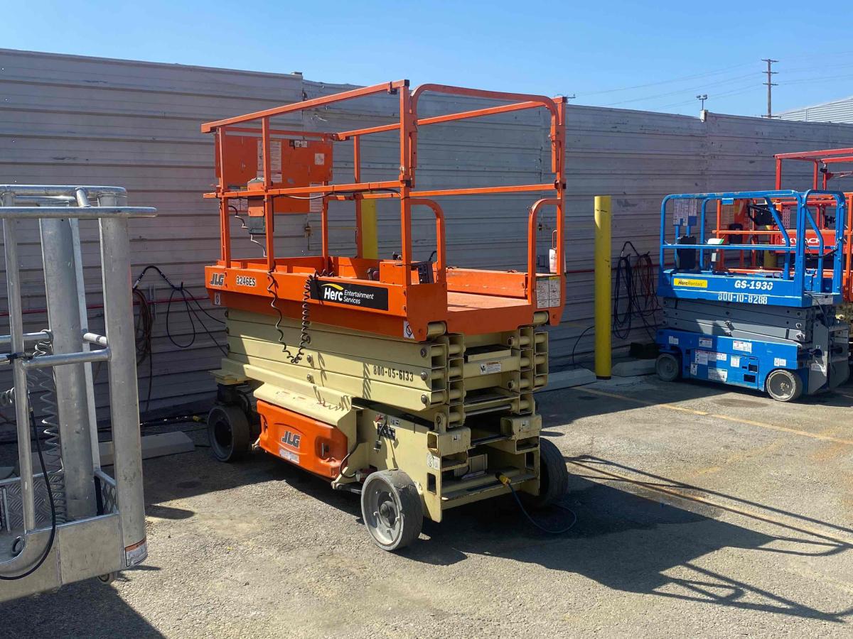 2015 JLG 3246ES