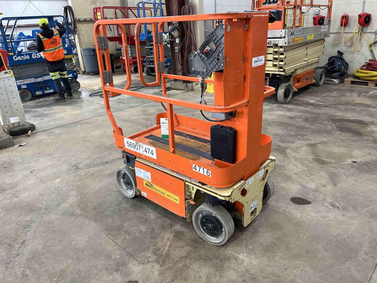 2016 JLG 1230ES