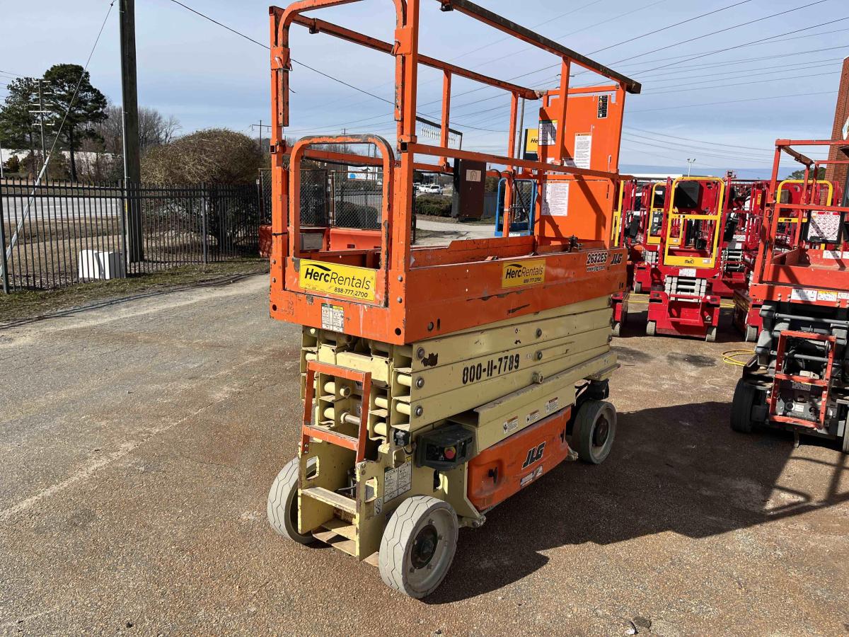 2016 JLG 2632ES