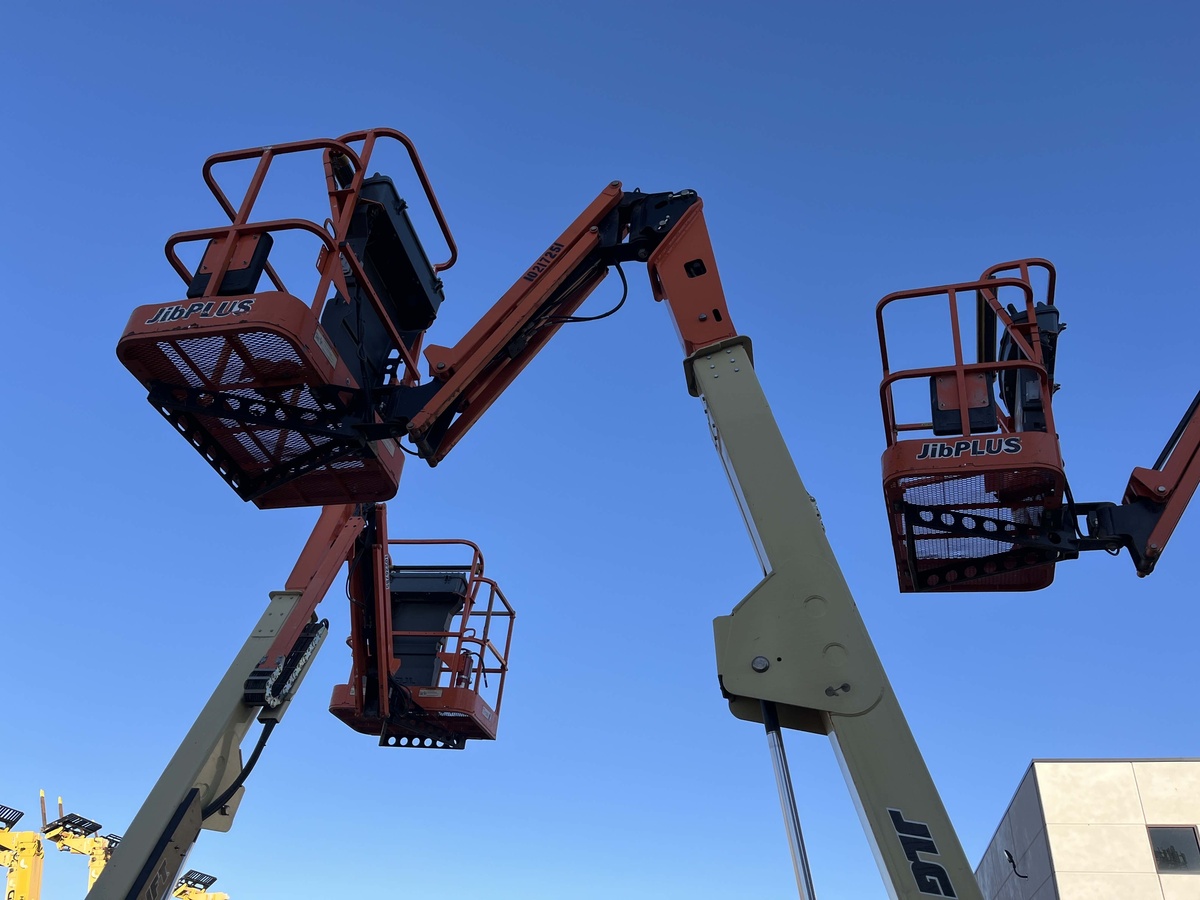 2017 JLG E400AJPN-3