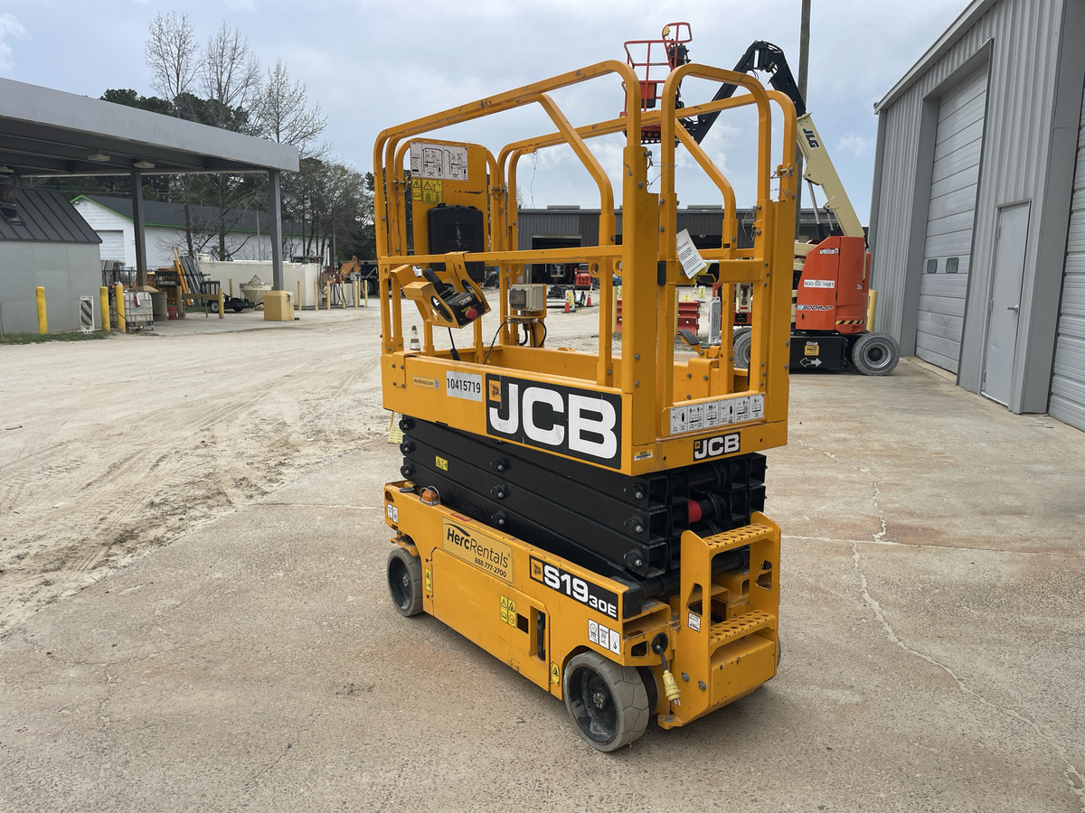 2023 JCB S1930E-2