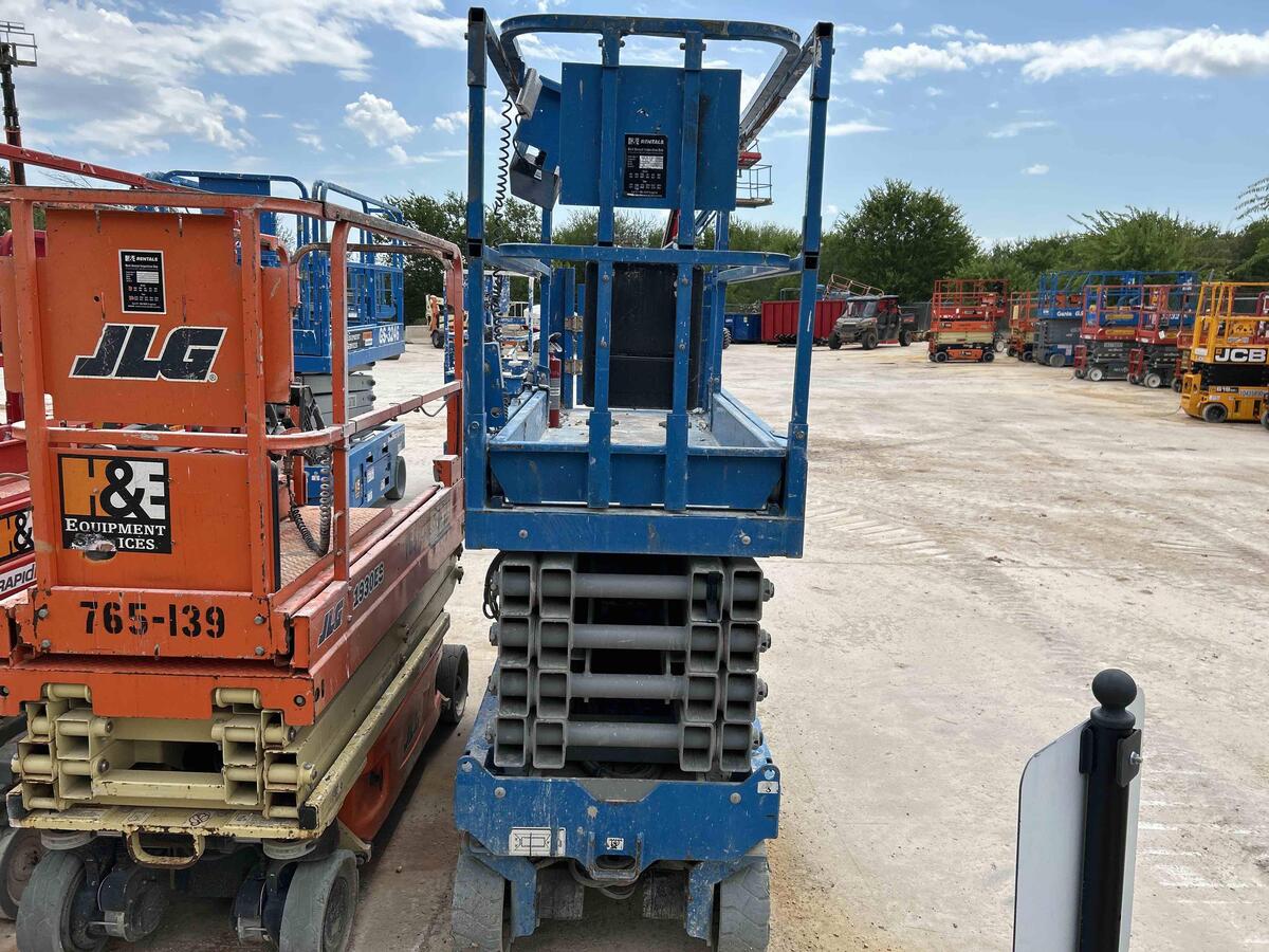 2017 Genie GS-3232-4