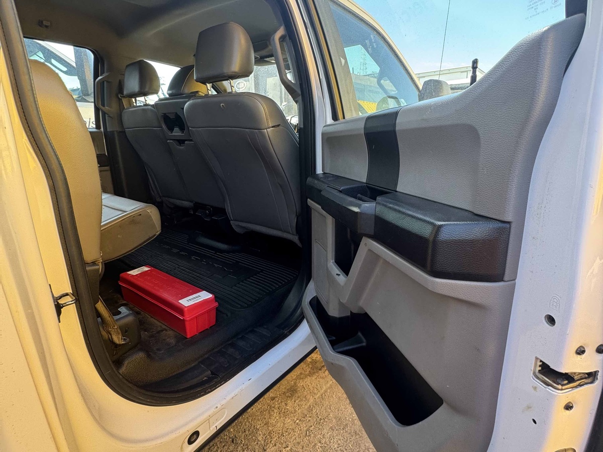 2018 Ford F550-8