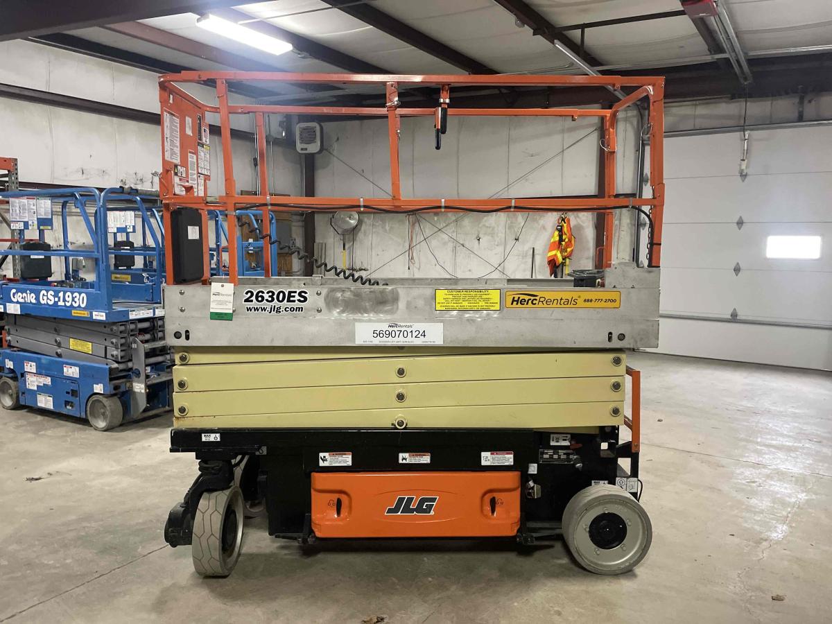 2013 JLG 2630ES
