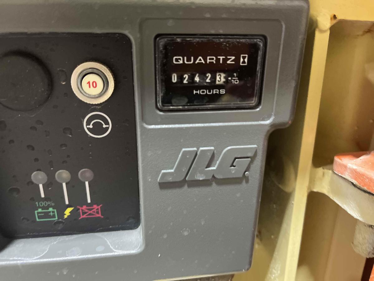 2017 JLG 1230ES