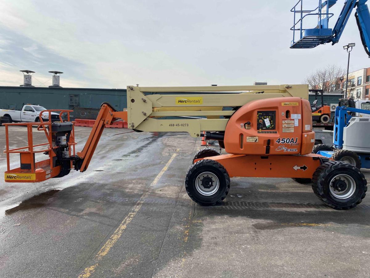 2013 JLG 450AJ