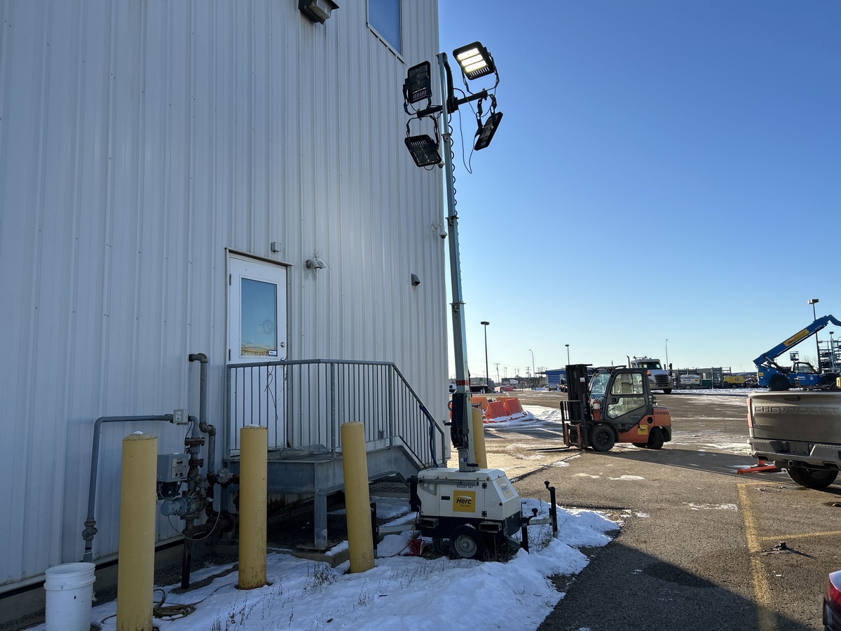 2019 Magnum PLT240-3