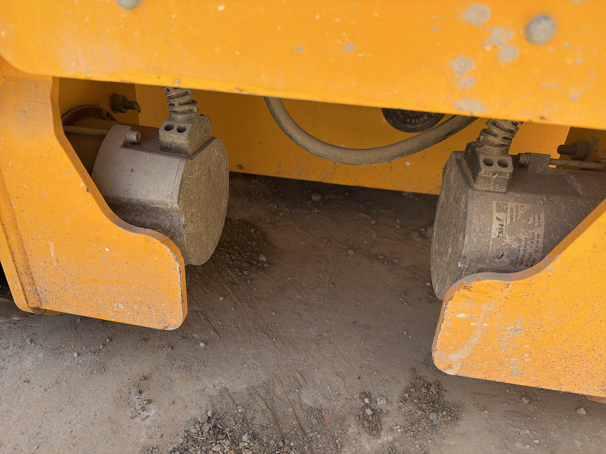 2024 JCB S1932E-11