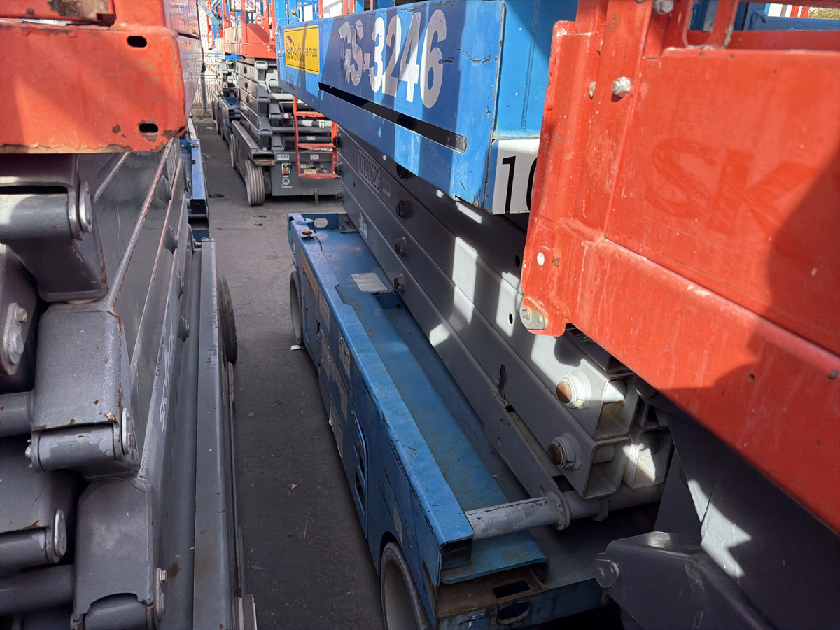 2016 Genie GS-3246-3