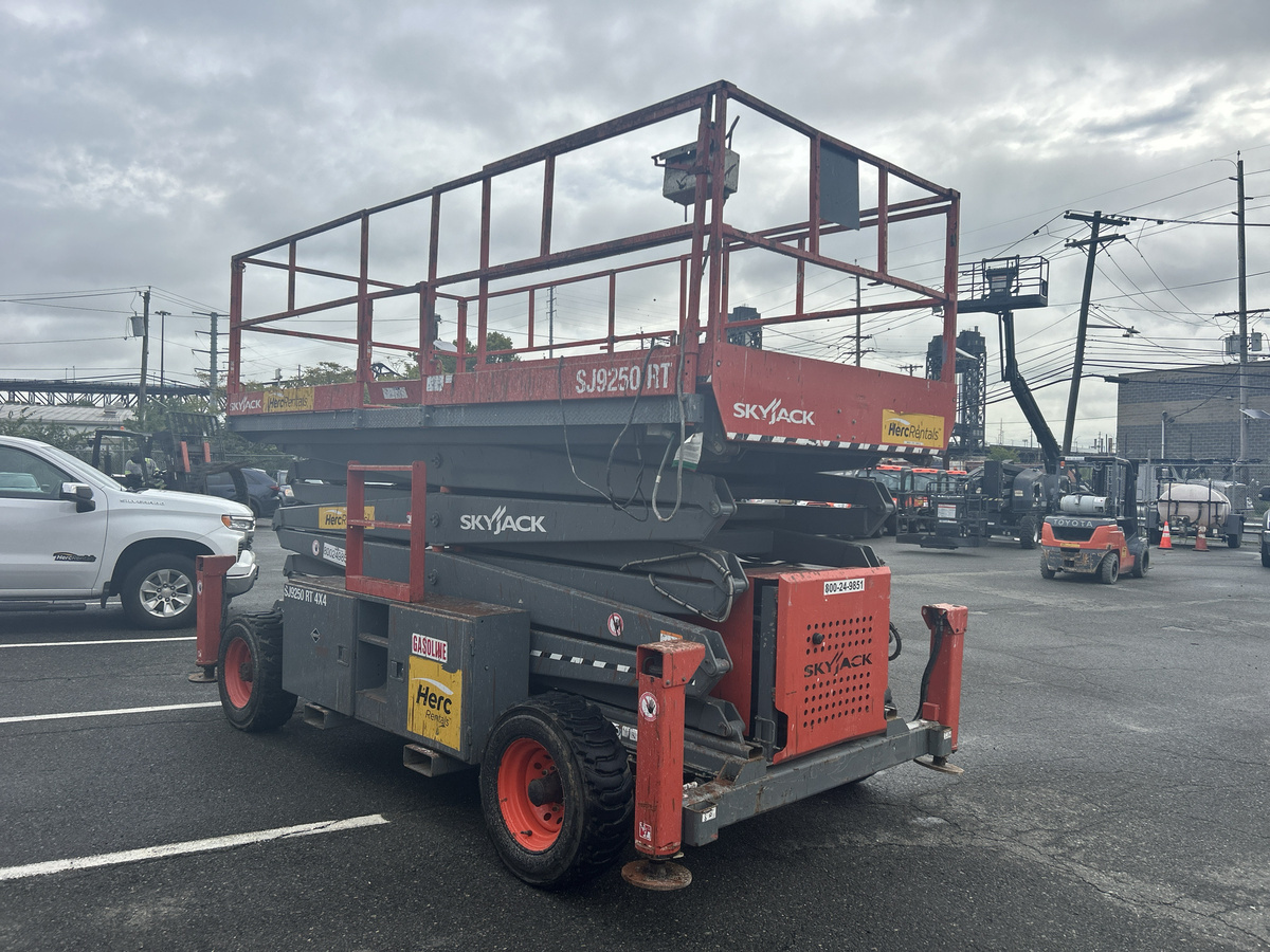 2019 Skyjack SJ9250 RT-4
