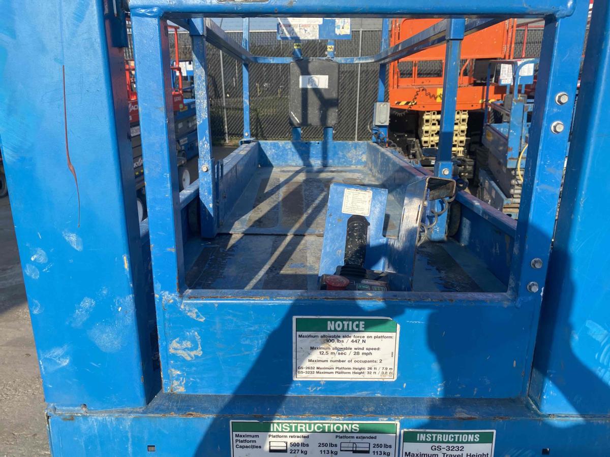 2017 Genie GS-3232