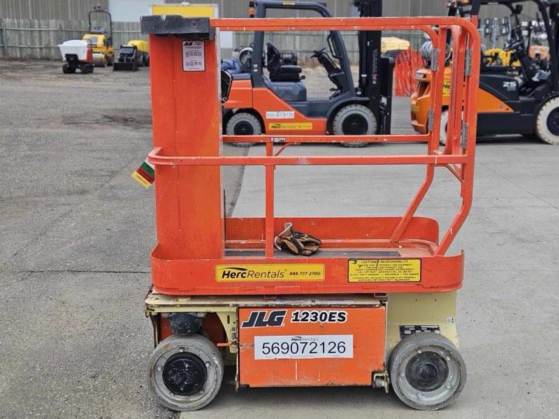 2015 JLG 1230ES