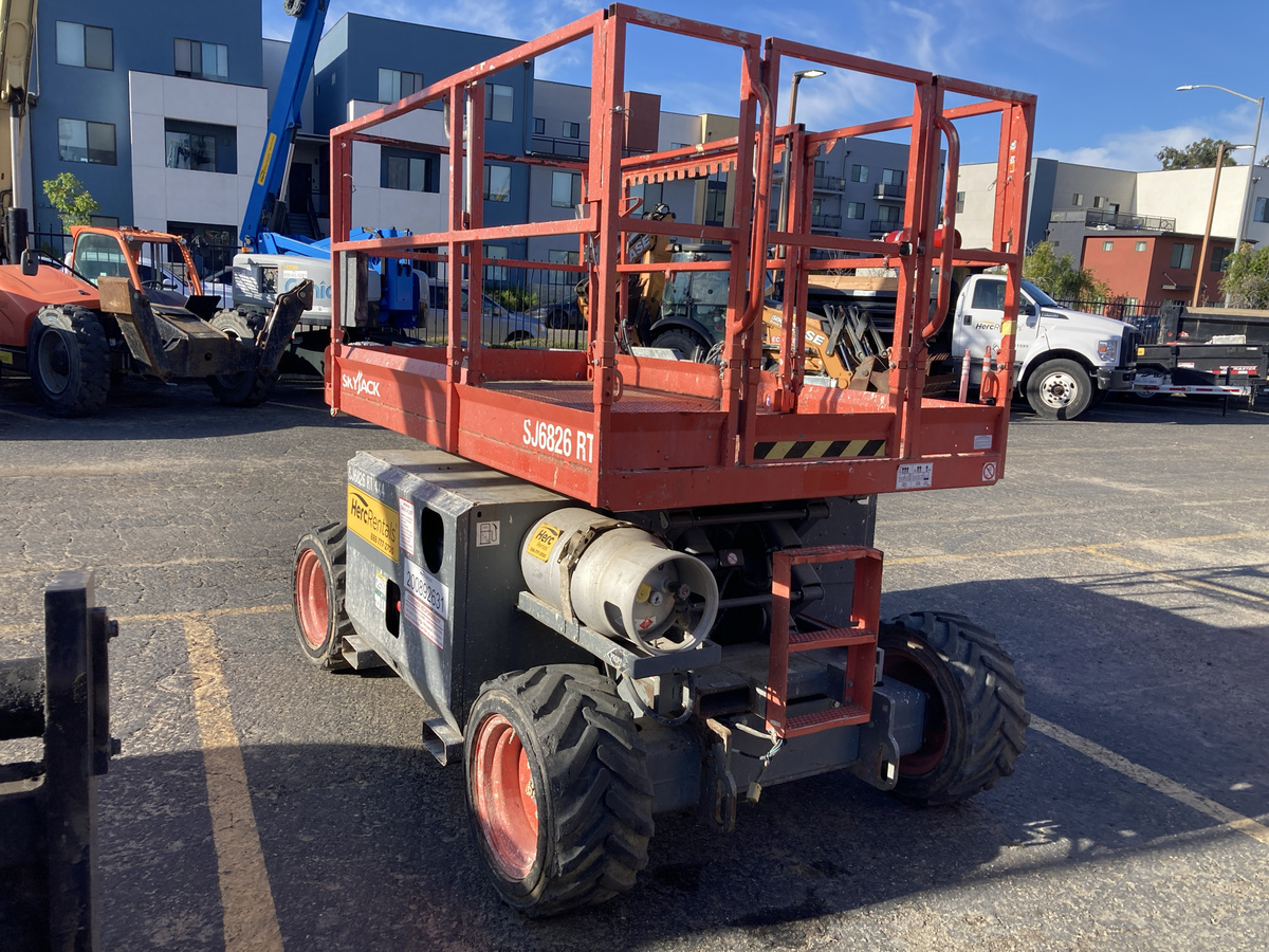 2018 Skyjack SJ-6826RT