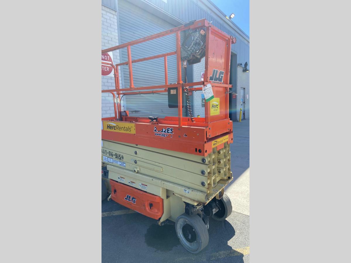 2015 JLG 2632ES