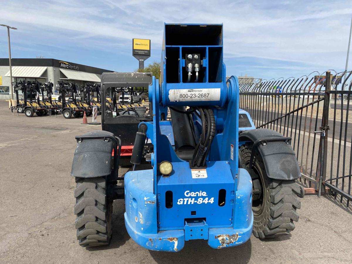 2018 Genie GTH 844