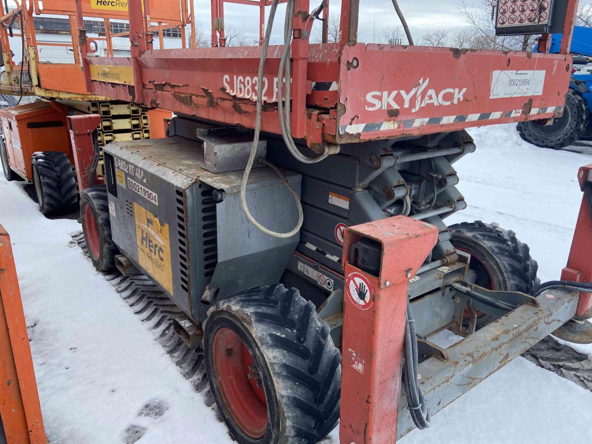 2018 Skyjack SJ-6832RT-3