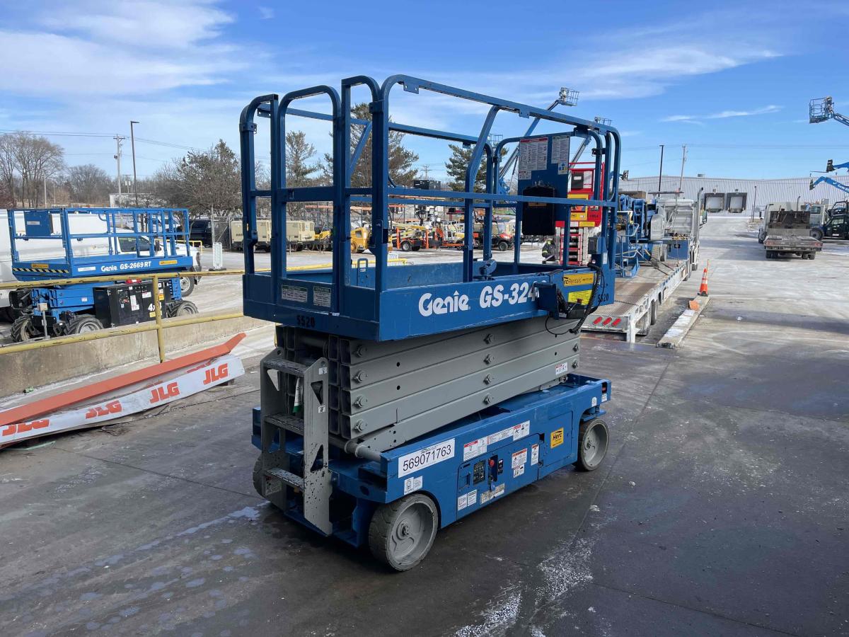 2013 Genie GS-3246