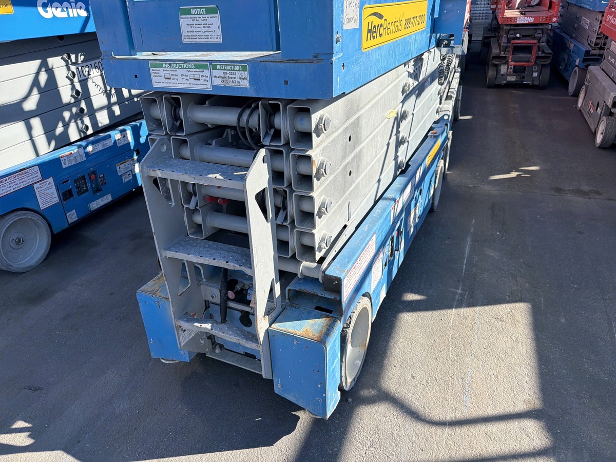2017 Genie GS-3232-2