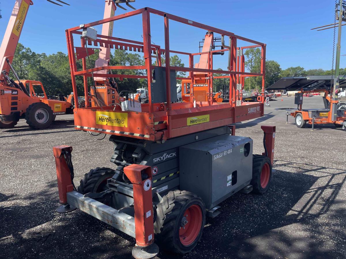 2019 Skyjack SJ-6832RT-2