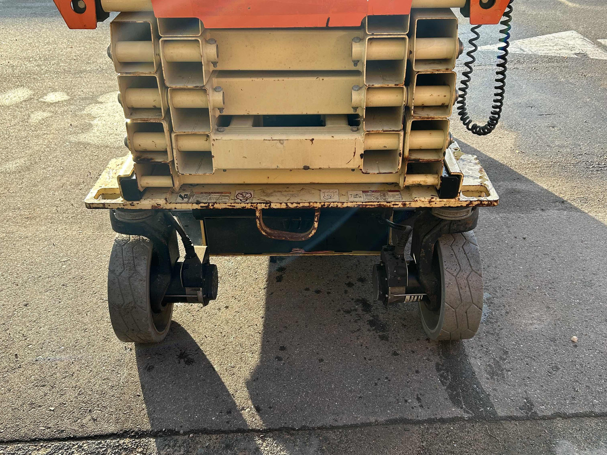 2017 JLG 3246ES-5