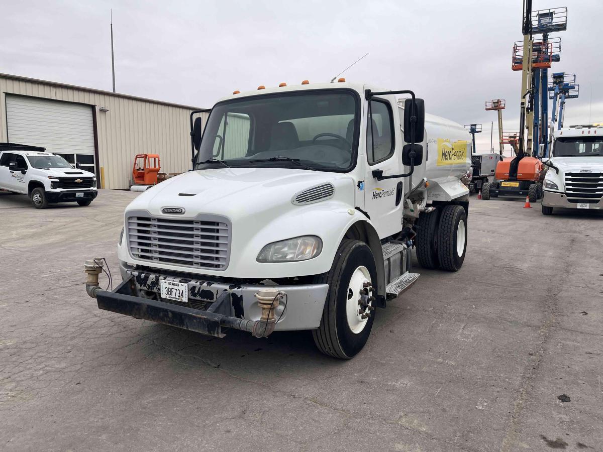 2018 Freightliner M2106