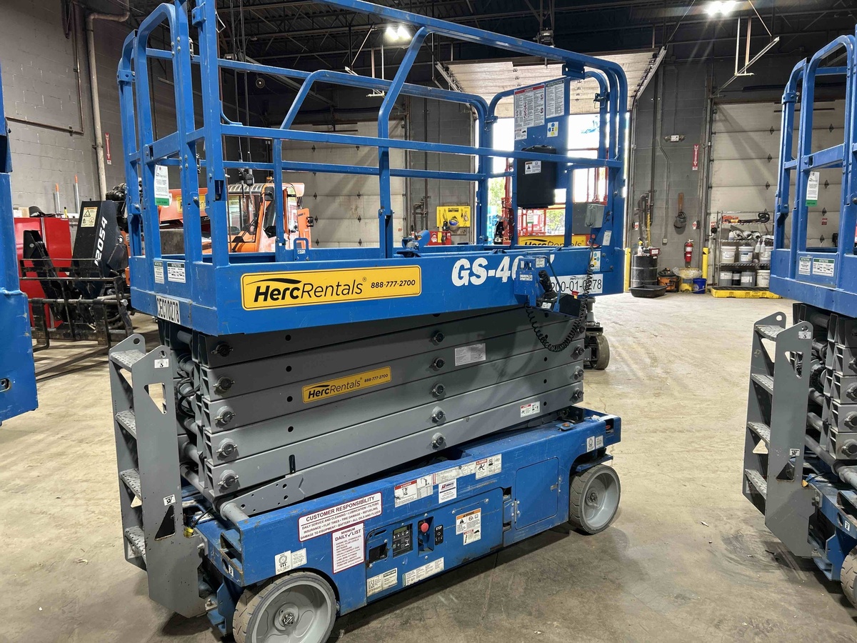 2017 Genie GS-4047