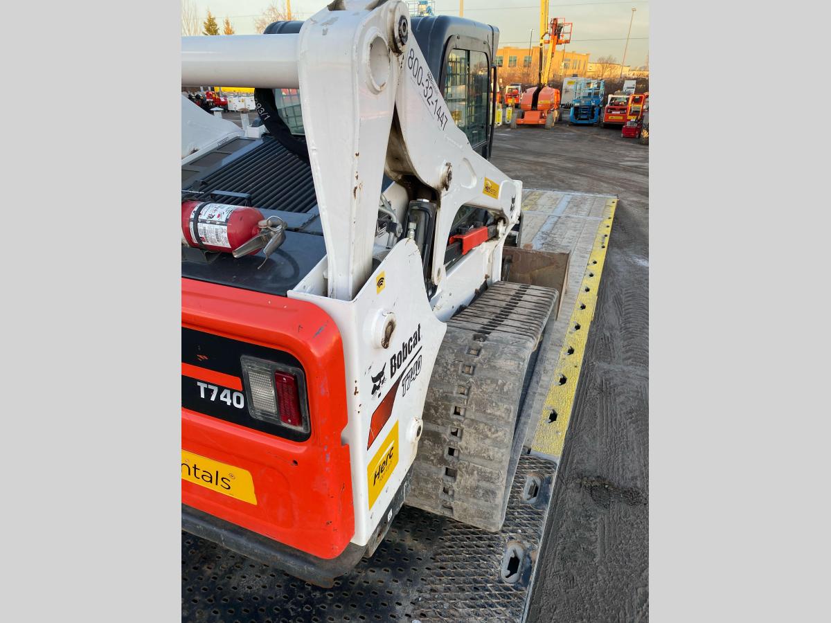 2021 Bobcat T740-4