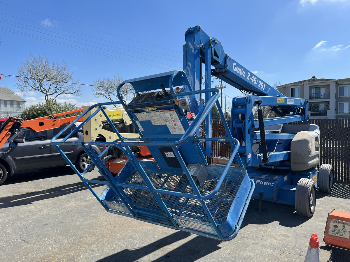 2014 Genie Z-45/25J-3