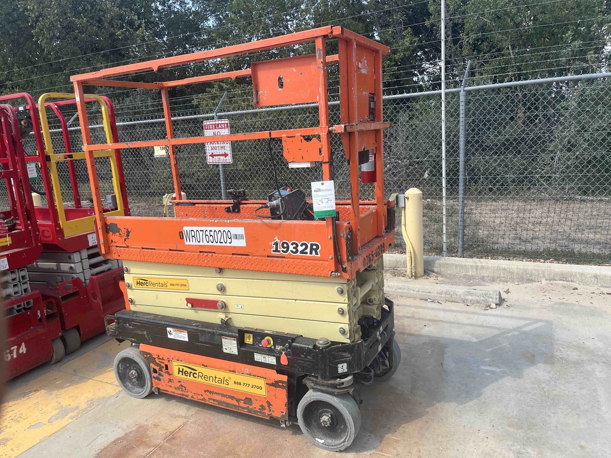 2018 JLG 1932R-1