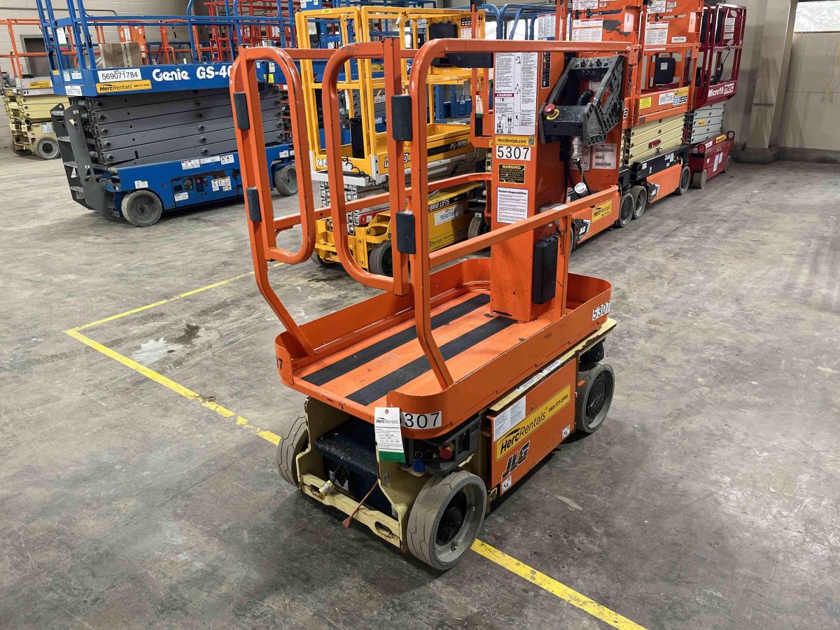 2016 JLG 1230ES