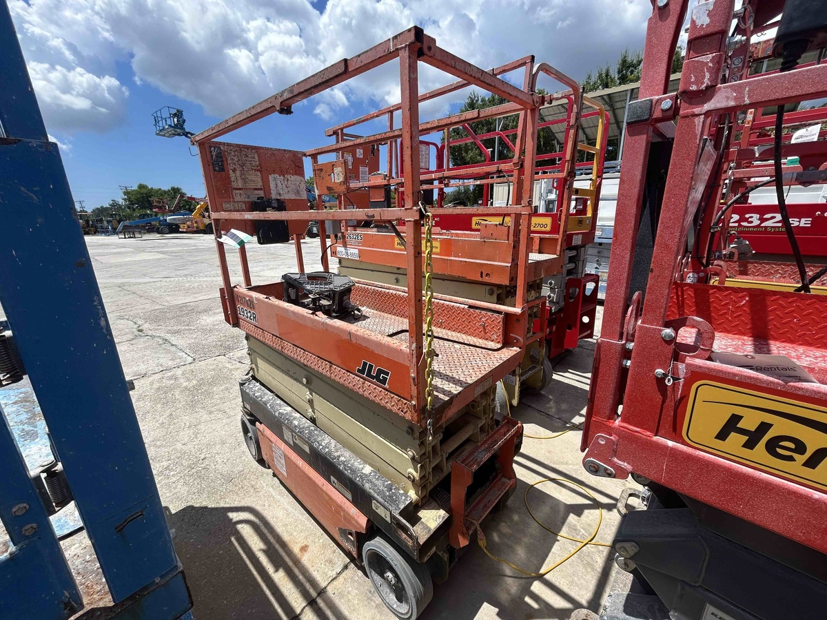 2017 JLG 1932R-3