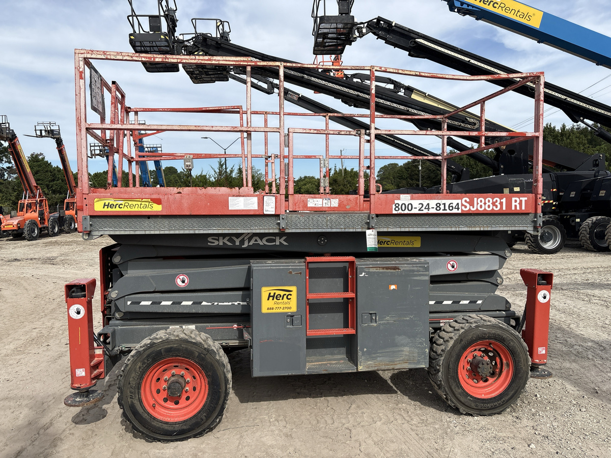 2019 Skyjack SJ8831 RT-4