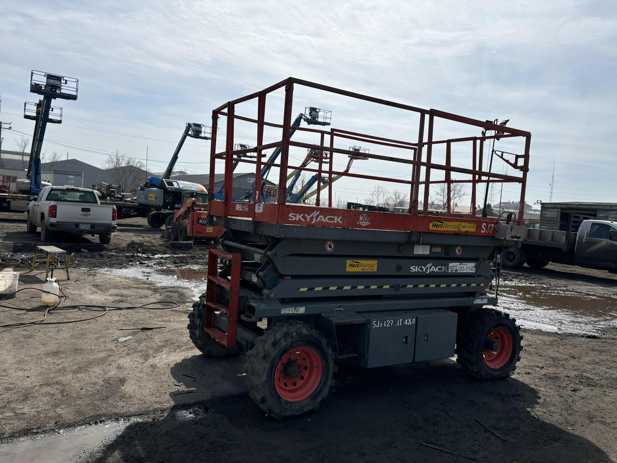 2015 Skyjack SJ-7127RT-4