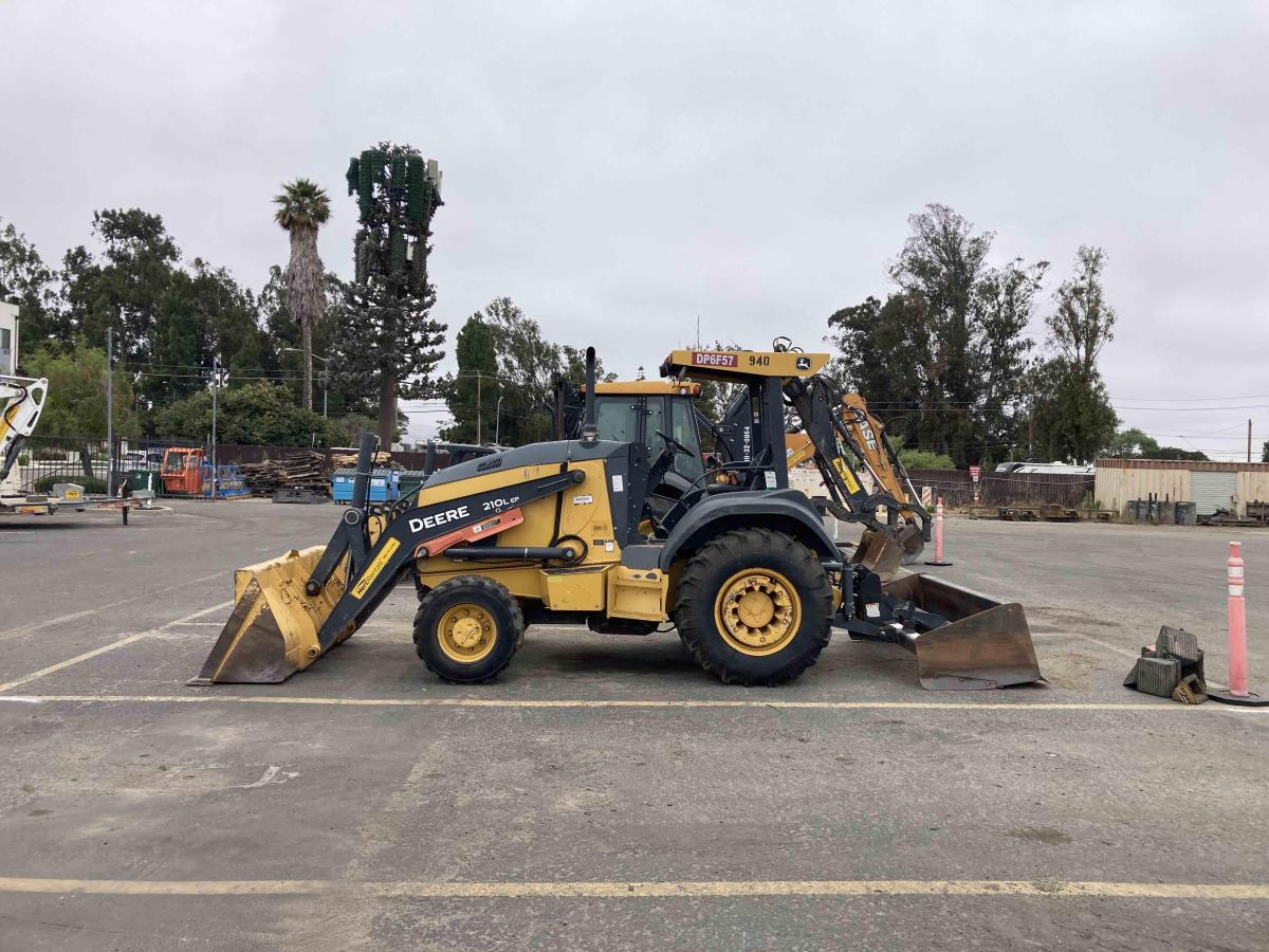 2017 John Deere 210LEP