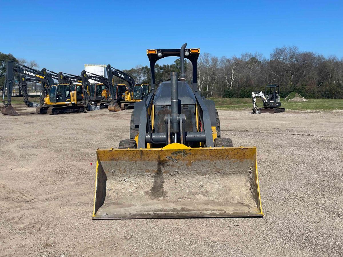 2015 John Deere 210L
