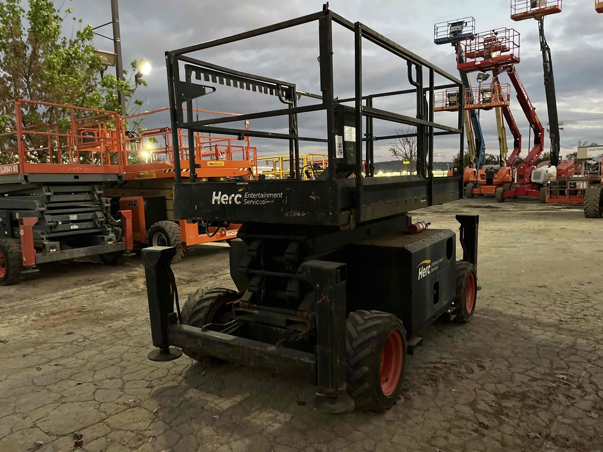 2018 Skyjack SJ-6832RT-4